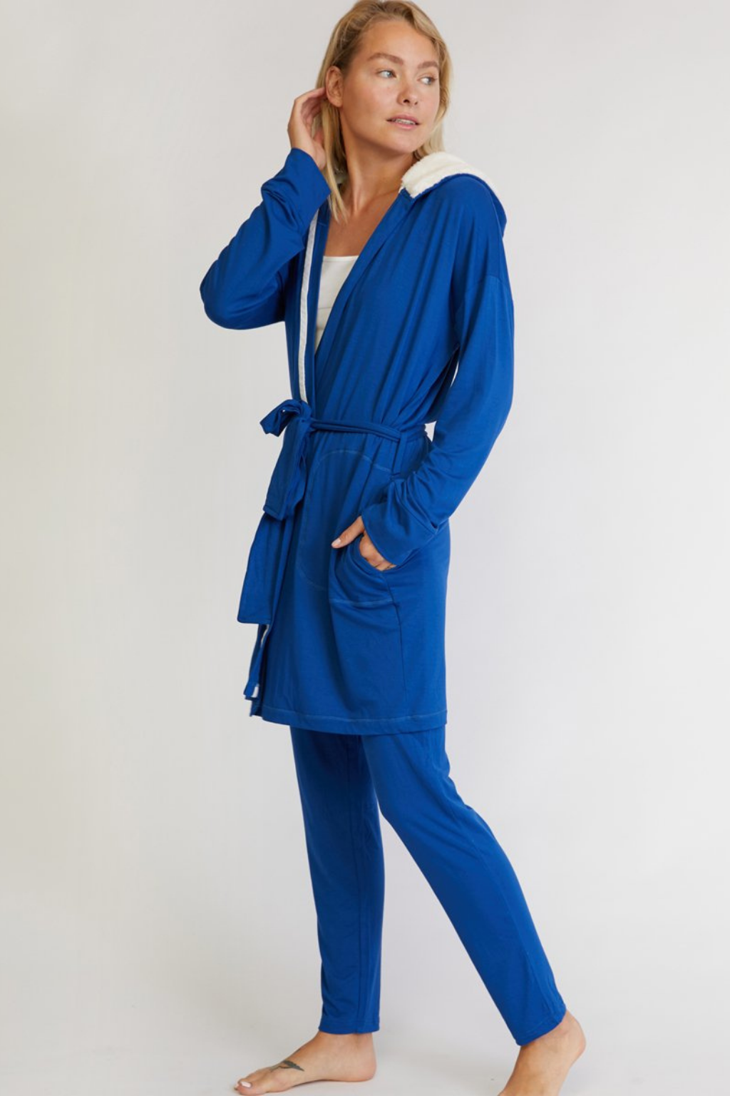 https://pure-fiber.com/cdn/shop/products/hooded-robes-pants-navy-blue.png?v=1674581574&width=1445